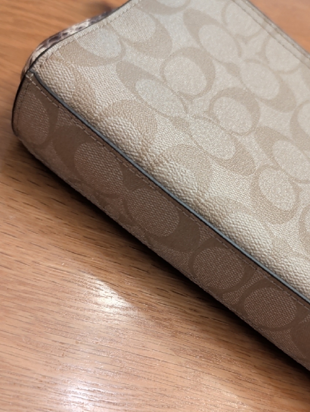 Coach Beige Signature Floral Turn-Lock Wristlet - Picture 4 of 8